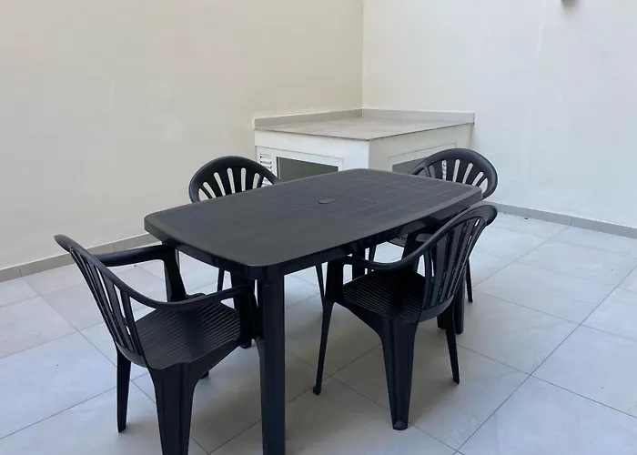 Swieqi Malaika New 1 With Courtyard Is-Swieqi